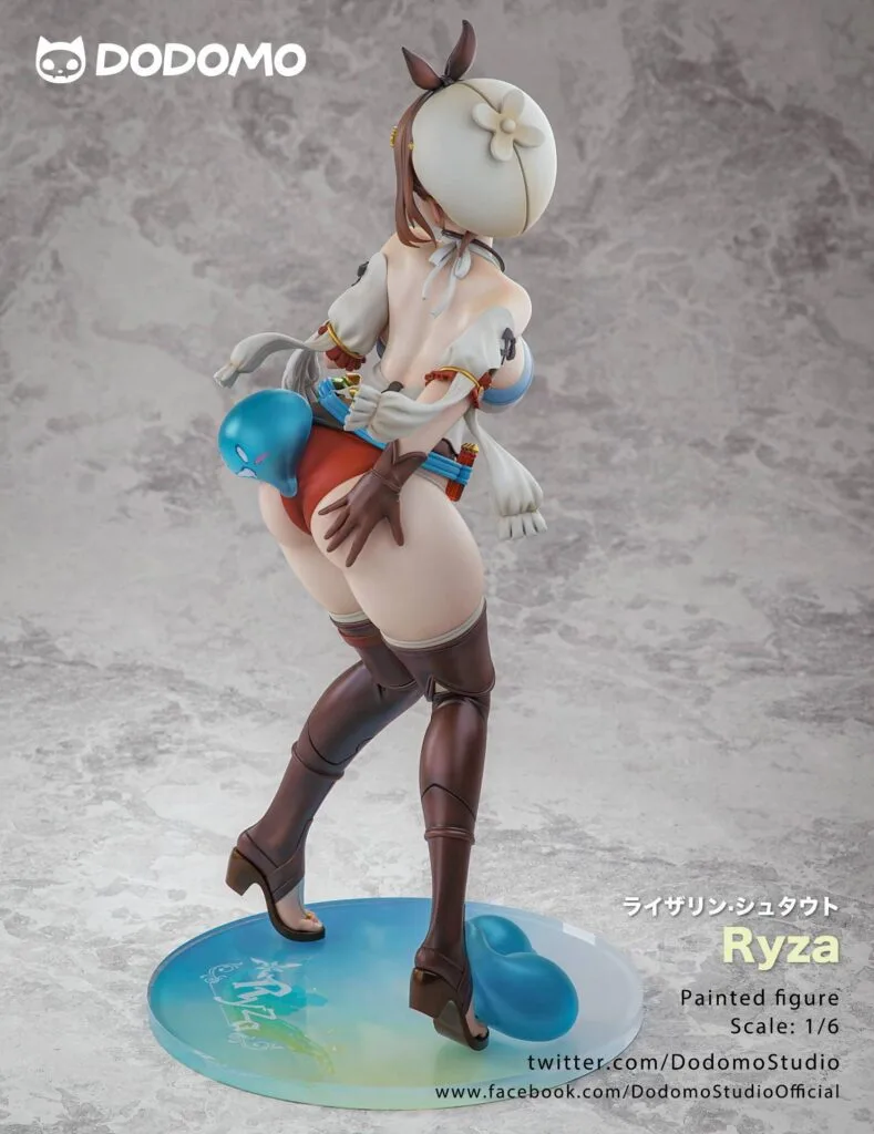 figura ryza desnuda